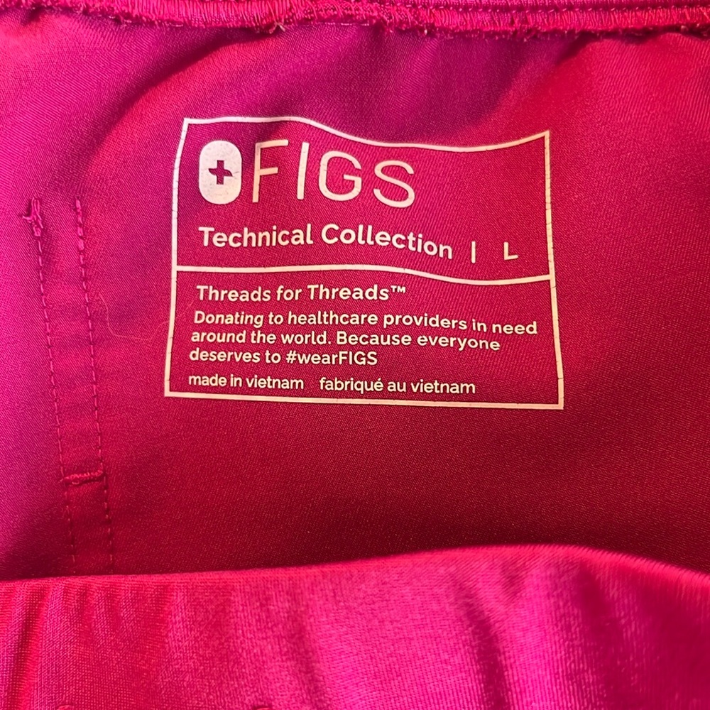 Figs scrub top and bottom set.